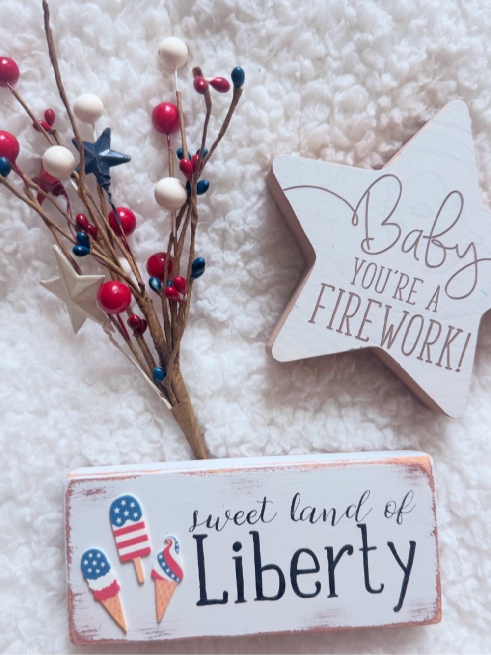 Rustic 4th of July table decor